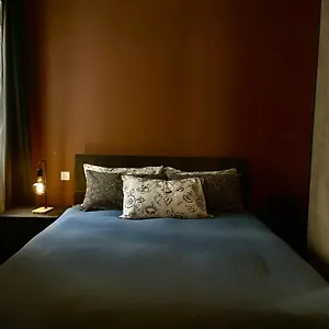 https://airport-deluxe-bedroom-with-ensuite-private-bathroom.qawrahotelsmalta.org